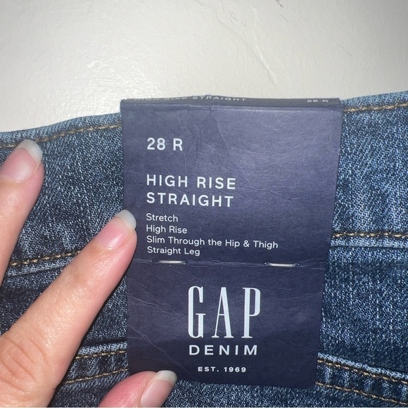 Gap High Rise Distressed Straight Jeans Women’s Size 28 NWT - Picture 5 of 6